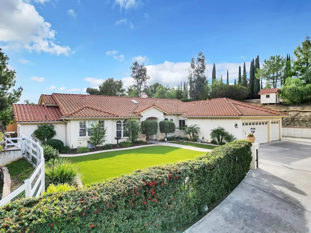 2389 Victoria Circle, Alpine, California 91901 home-pic-0